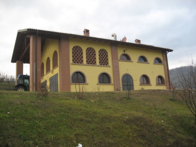 Trasformazione di edificio agricolo in agriturismo La Colombarola nel Comune di Pianoro in via Zena
